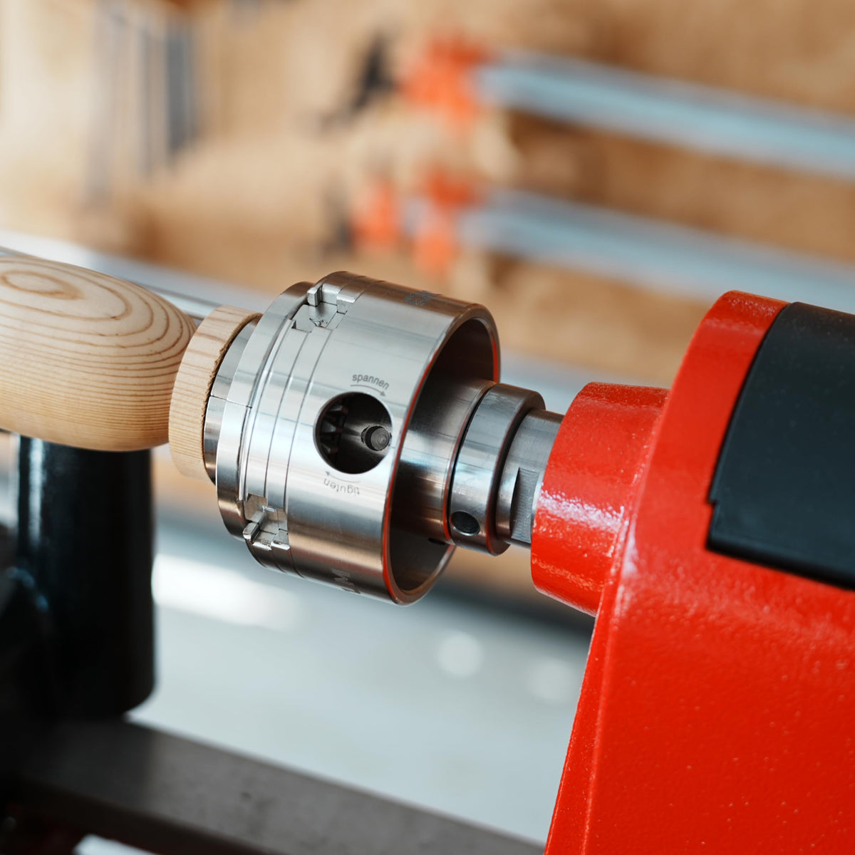 1"x8TPI Female to 1-1/4"x8TPI Male Thread Adaptor for Woodworking Lathe Headstock Spindle Woodturning. Fitted with jackscrews for safety reverse turning.