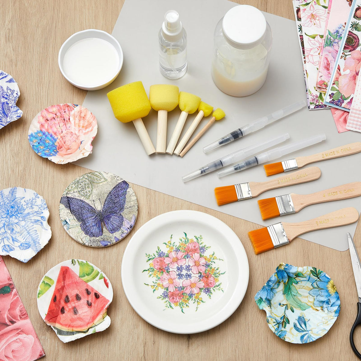 Crtiin 19 Pcs Essential Decoupage Tool Set, Include Silicone Table Mat, 5 Foam Brush, 8 Decoupage Brush, 3 Water Pen, Glue Container Bowl, Spray Bottle for DIY Arts and Crafts Projects