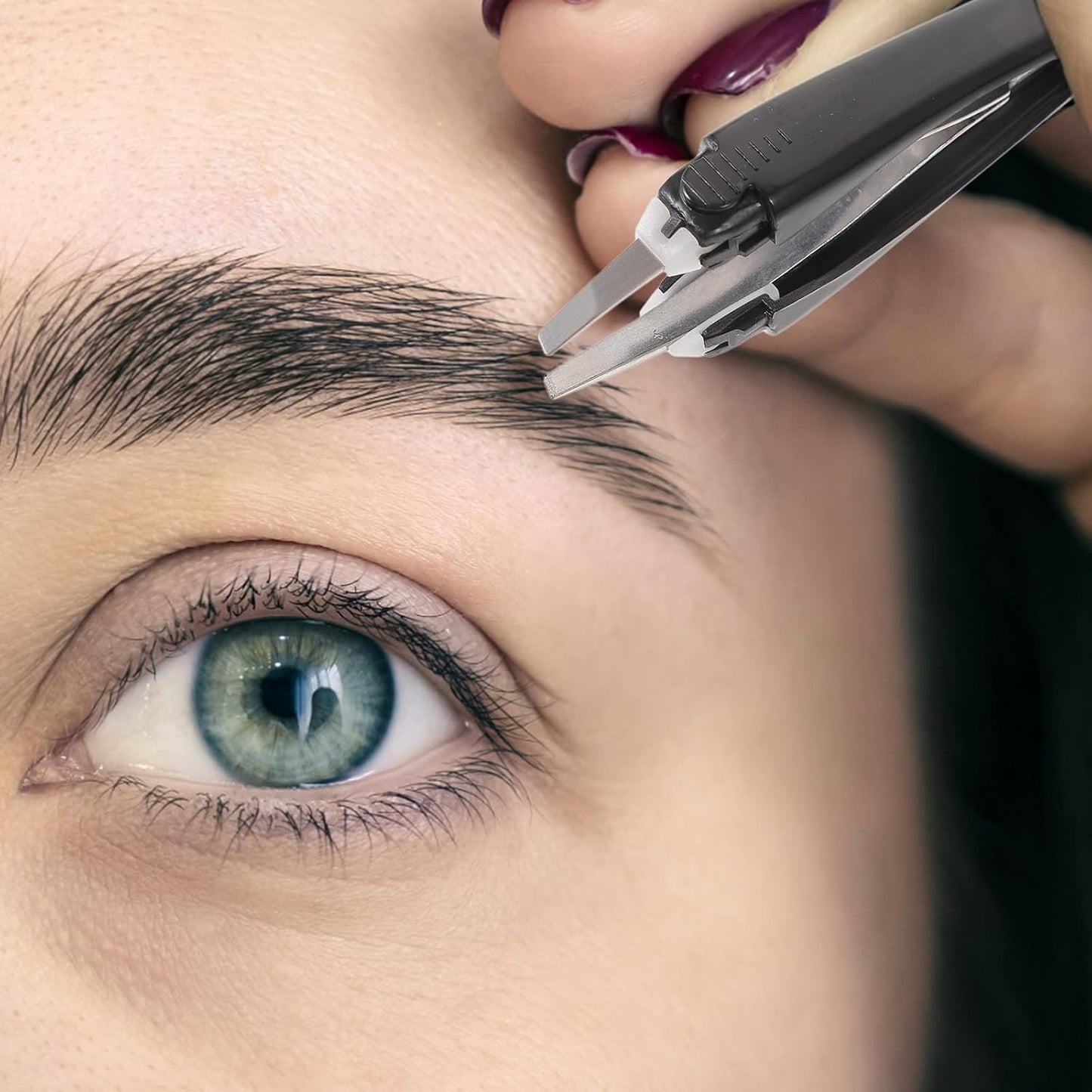 Skiennix Automatic Eyebrow Set - Professional Retractable Tweezers for Effortless Hair Removal