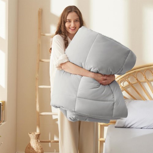 Bedsure Comforter Duvet Insert - All-Season Twin Size Quilted Down Alternative Bedding, Light Grey 88 x 68 Inches
