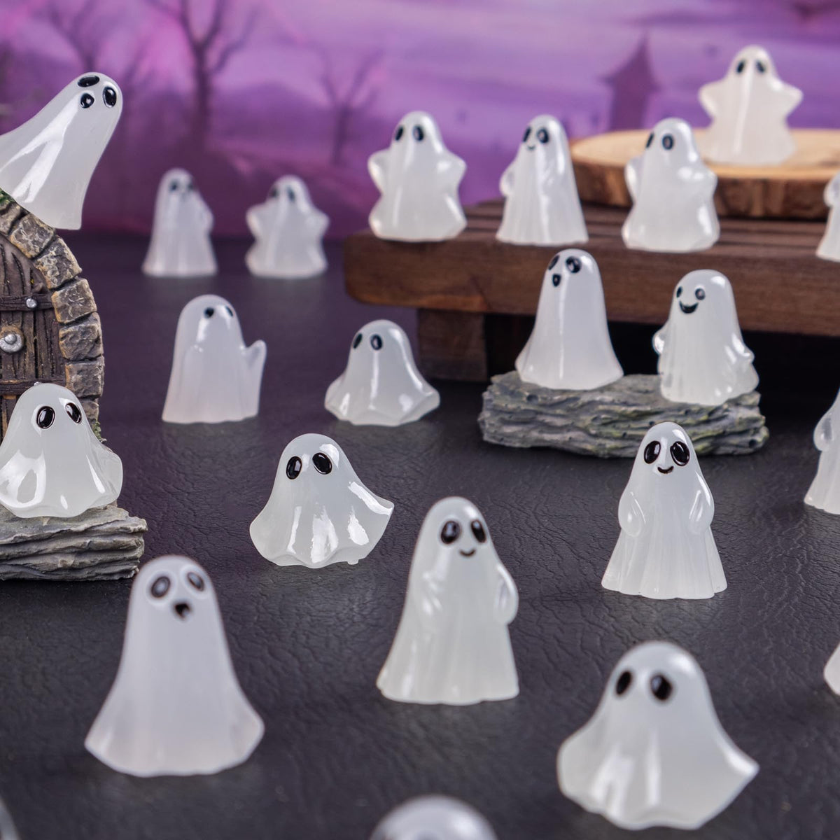 Cutecutedy 60Pcs Mini Resin Ghost Figurines,Tiny Little Ghosts for Halloween Decor,Cute Spooky Vase Filler,Tiered Tray & Table Centerpiece,Miniature Party Favors,Home Decor（Luminous）