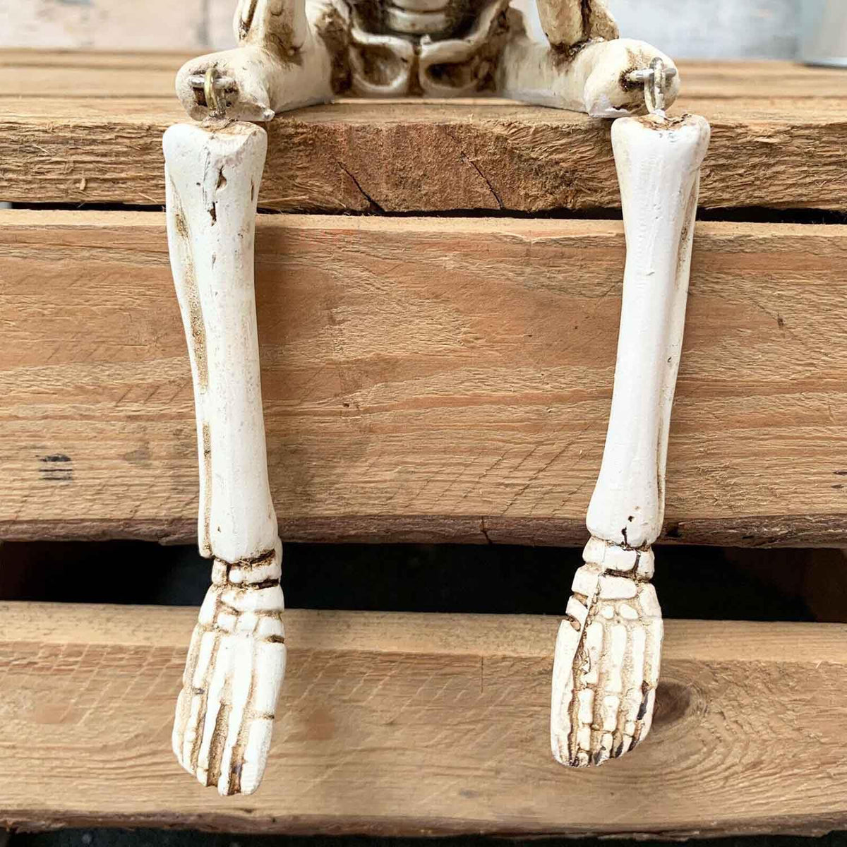 LFWATAXY Resin Sitting Skeleton Shelf, Sitters Sitting Figurines Crafts Ornaments Collectibles Statues for Home Bookshelf Table Ledge Edge Party Decorative (Not Look)