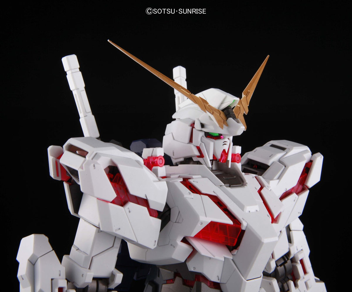 Bandai Hobby PG RX-0 Unicorn Gundam Model Kit (1/60 Scale) (BAN194365)