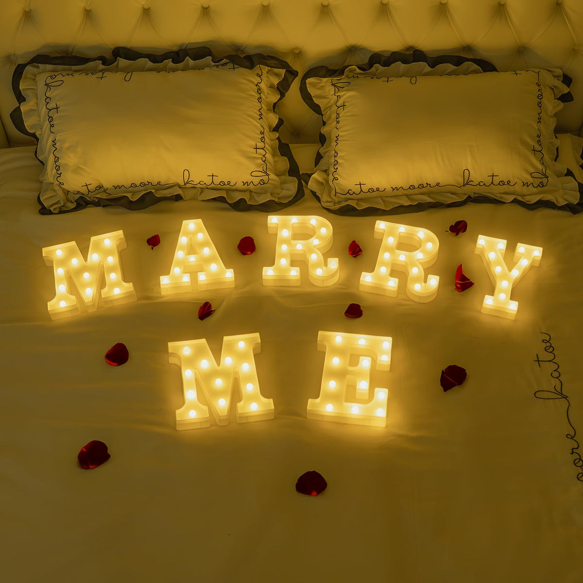 Foaky Rechargeable LED Letter Lights Sign Marquee Light Up Letters Sign for Night Light Wedding/Birthday Party Christmas Lamp Home Bar Decoration (O)
