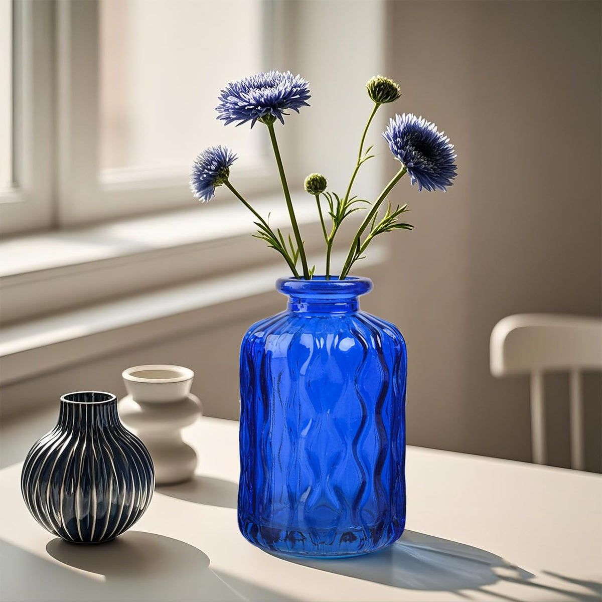 ELEGANTTIME Cobalt Blue Glass Bud Vase Small Flower Vase Mini Bottle with Cork Wire Handle Design for Deco Cafes, Office Table, Home and Garden(Set 5)