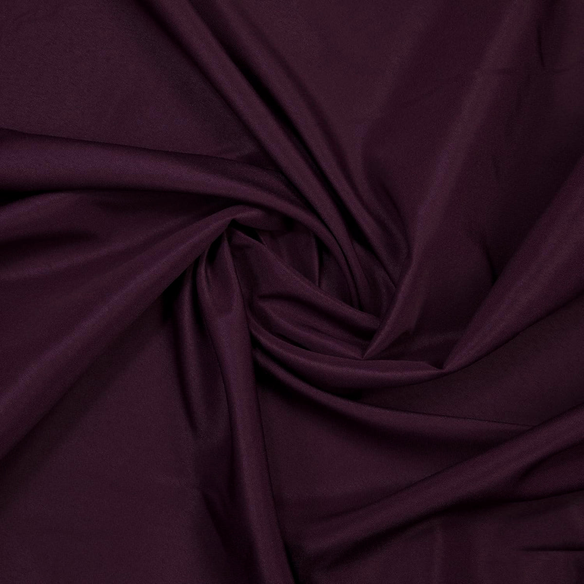 Gee Di Moda Rectangle Tablecloth - 70 x 120 Inch Eggplant Table Cloth for 6 or 8 Foot Rectangle Tables - Heavy Duty Washable Fabric - for Holiday Party, Dinner, Weddings, Baby Shower & Events
