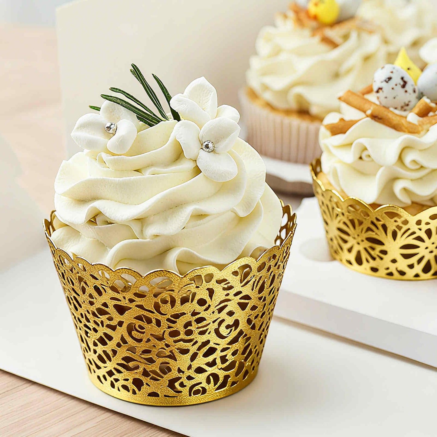 HARFINGTON 50 Pcs Lace Cupcake Liners Standard Vine Designed Hollow Out Cupcake Wraps Artistic Bake Cake Paper Cups for Anniversary Birthday Weddings Parties, Reflective Silver