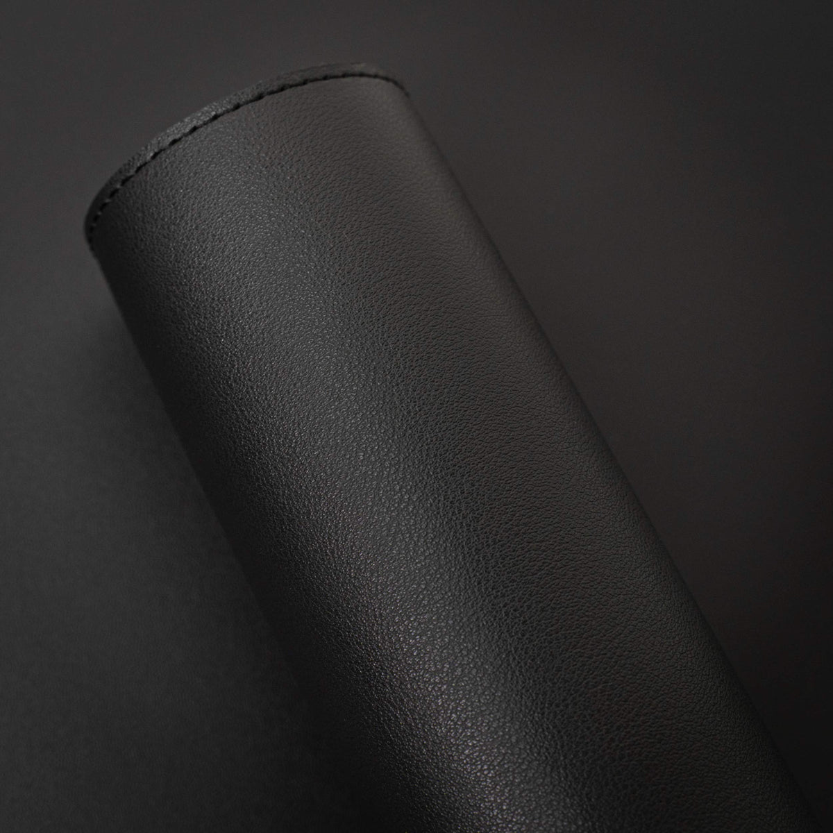 Vine Creations Leather Desk Mat 24" x 17", Desk Protector, PU Leather Desk Pad, Non Slip Small Desk Pad Mat, Desk Blotter, Desk Pads on Top of Desks, Home or Office Small Desk Mat (Black)