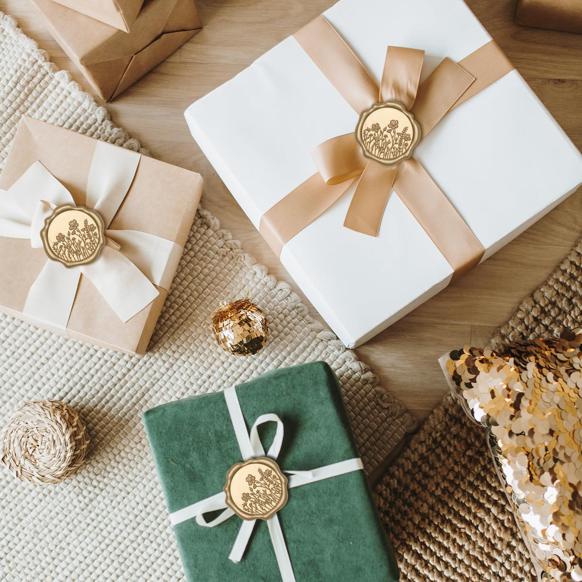 UNIQOOO Wildflower Wax Seal Stickers - Floral Wedding Invitation Envelope Seal Sticker, 50 Pcs Self- Adhesive Light Gold Field of Flowers Stickers, Perfect for Christmas, Gift Wrapping