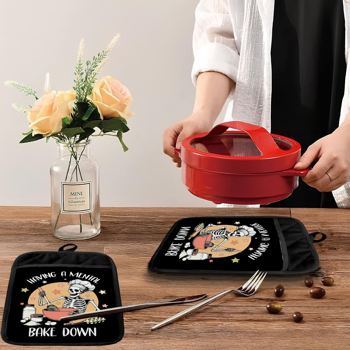 GOOZHO Funny Halloween Skeleton Baker Pot Holders with Pockets, Having a Mental Bake Down Halloween Skull Oven Pot Holders Heat Resistant Oven Mitts Hot Pads for Kitchen Baking Cooking