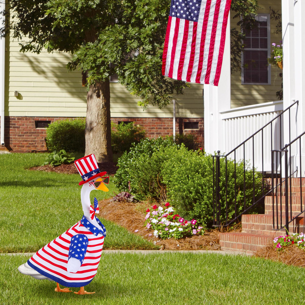 4 Pcs/Set 4th of July Porch Goose Outfit, 23" High Lawn Goose Statue Patriotic Costume Clothing, Independence Day Porch Garden Geese Clothes with Hat Glasses Bow Tie for Outdoor Patio Yard Decoration